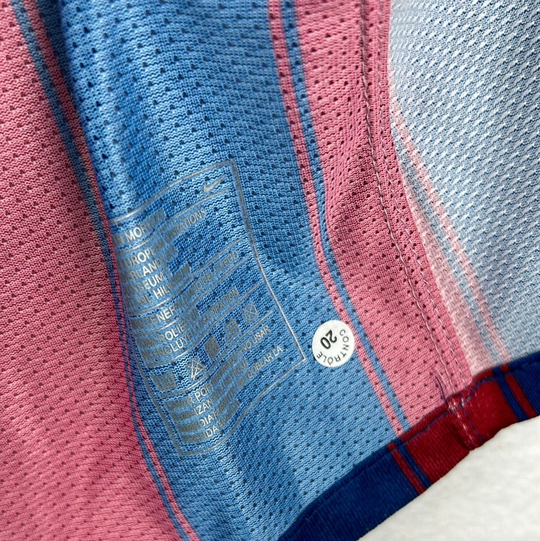 Barcelona 2009/2010 Player Issue Home Shirt - Maxwell 19