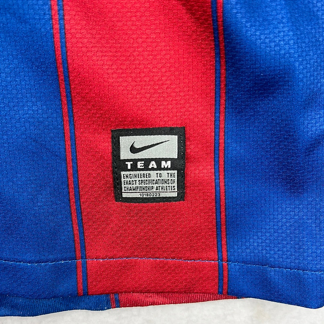 Barcelona 2009/2010 Player Issue Home Shirt - Milito 19