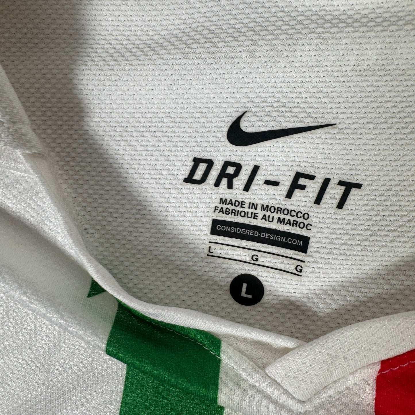 Juventus 2010/2011 Away Football Shirt Large