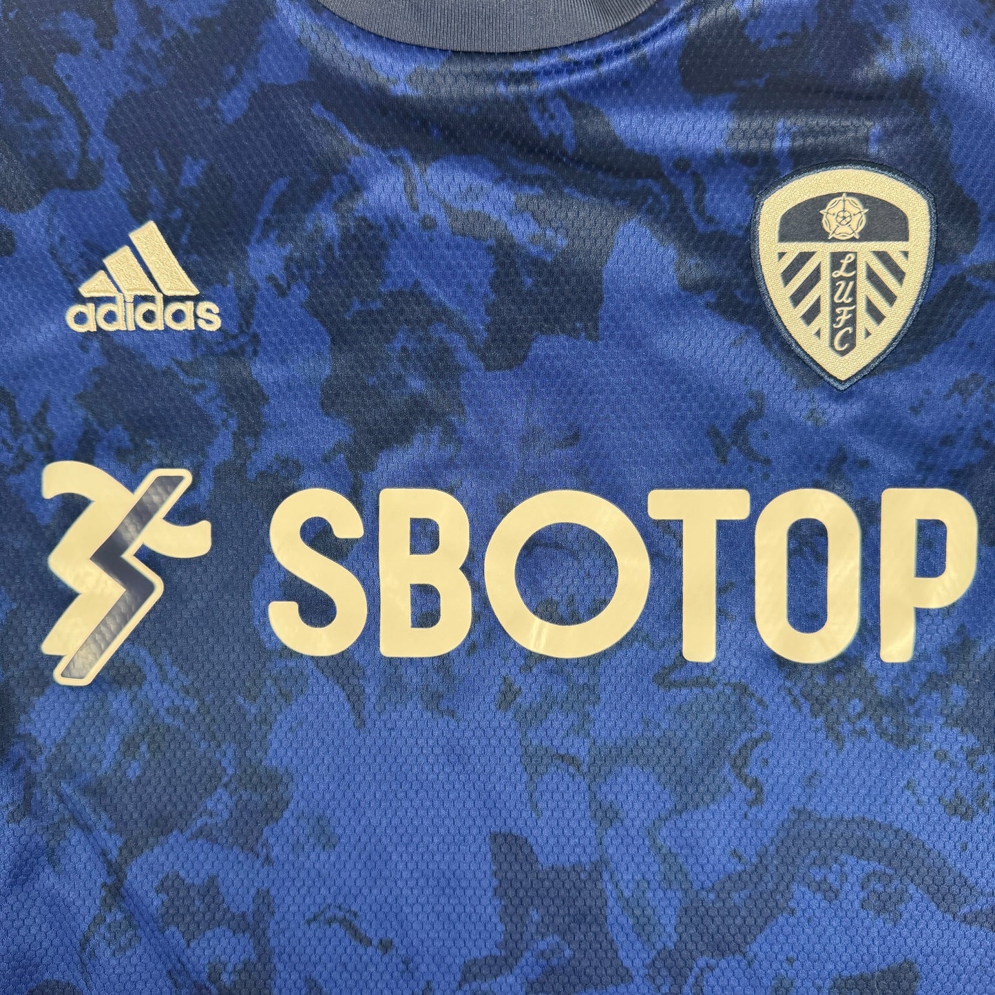 Leeds United 2021/2022 Away Football Shirt 2XL