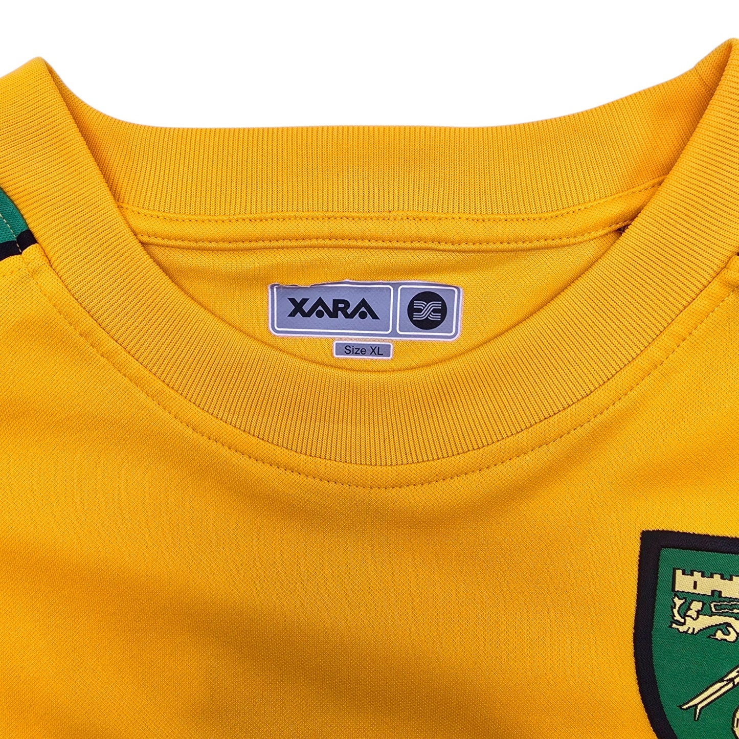 2006/08 Norwich City Home Football Shirt (XL) Xara #6 Huckerby