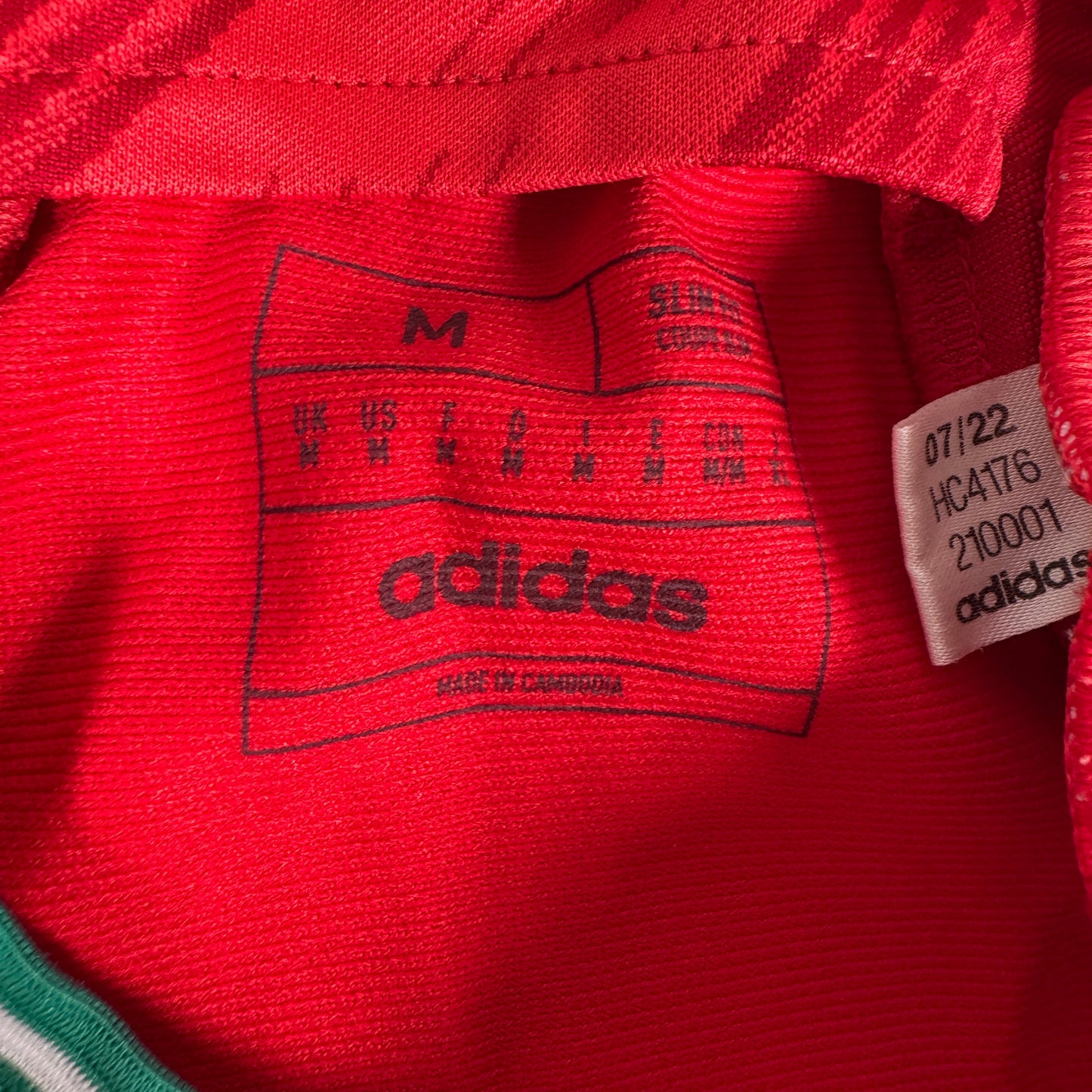 Wales 2022/2023/2024 Home Football Shirt Medium