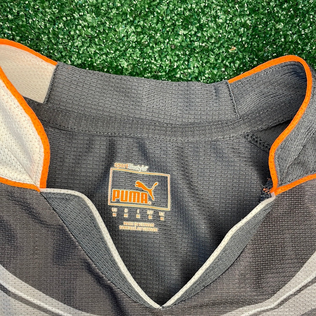Size medium neck label