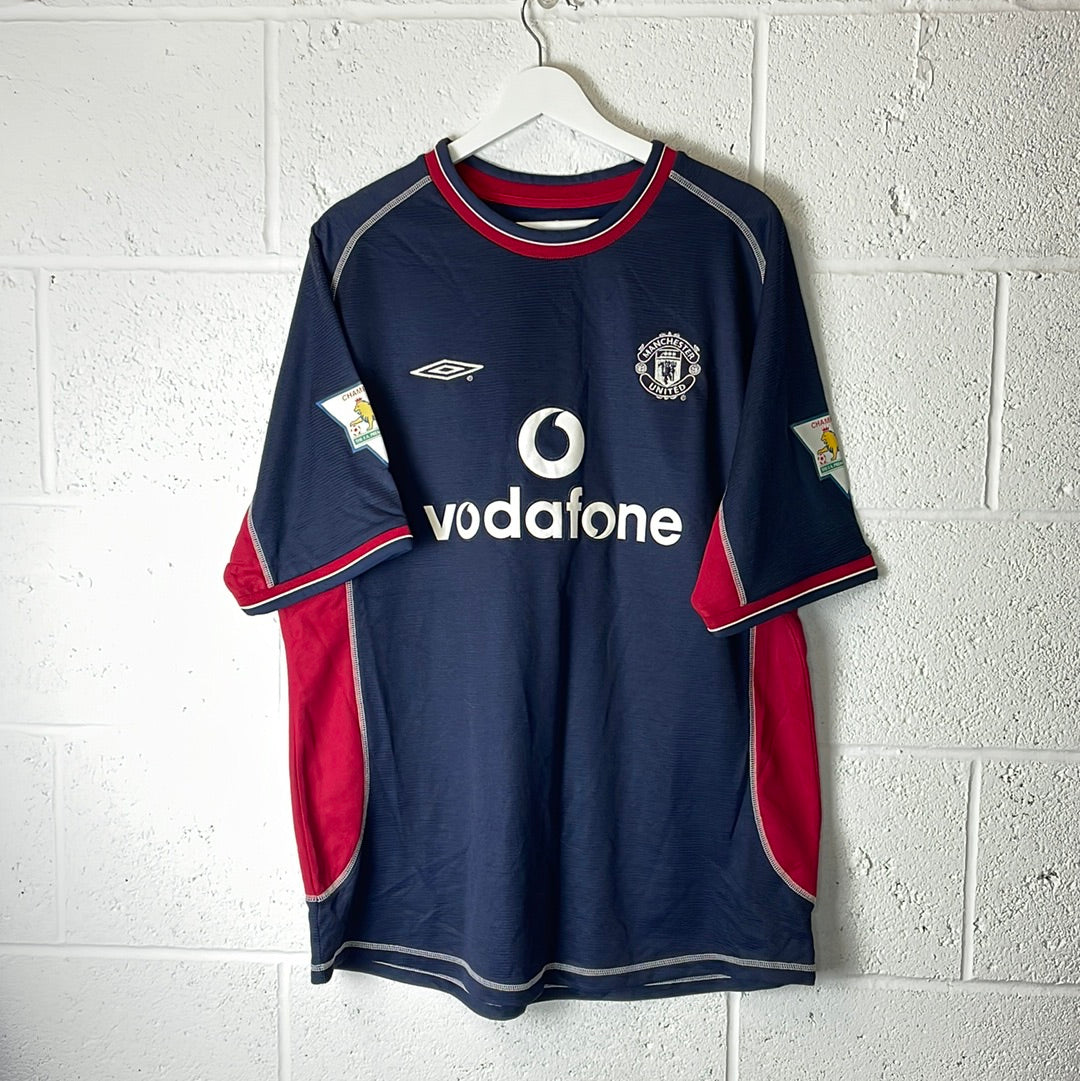 Manchester united sales 2000 kit