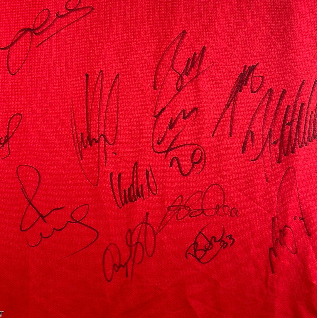 Manchester United 2010/2011 Squad Signed Home Shirt - United COA