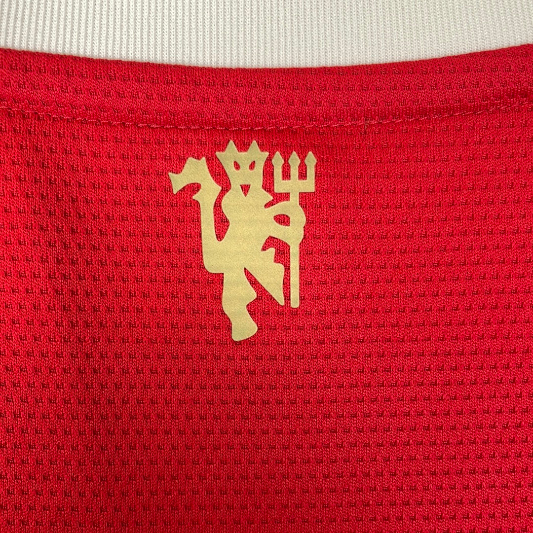 Manchester United 2021-2022 Home Shirt - Medium