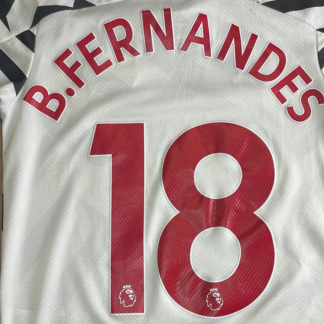 Manchester United 2020/2021 Third Shirt - Age 11-12 - FERNANDES 18 - Very Good