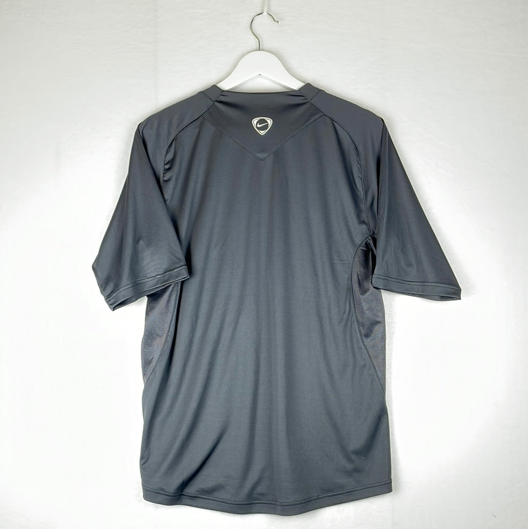 Manchester United 2003/2004 Training Shirt - Small- Mint Condition - Nike T90