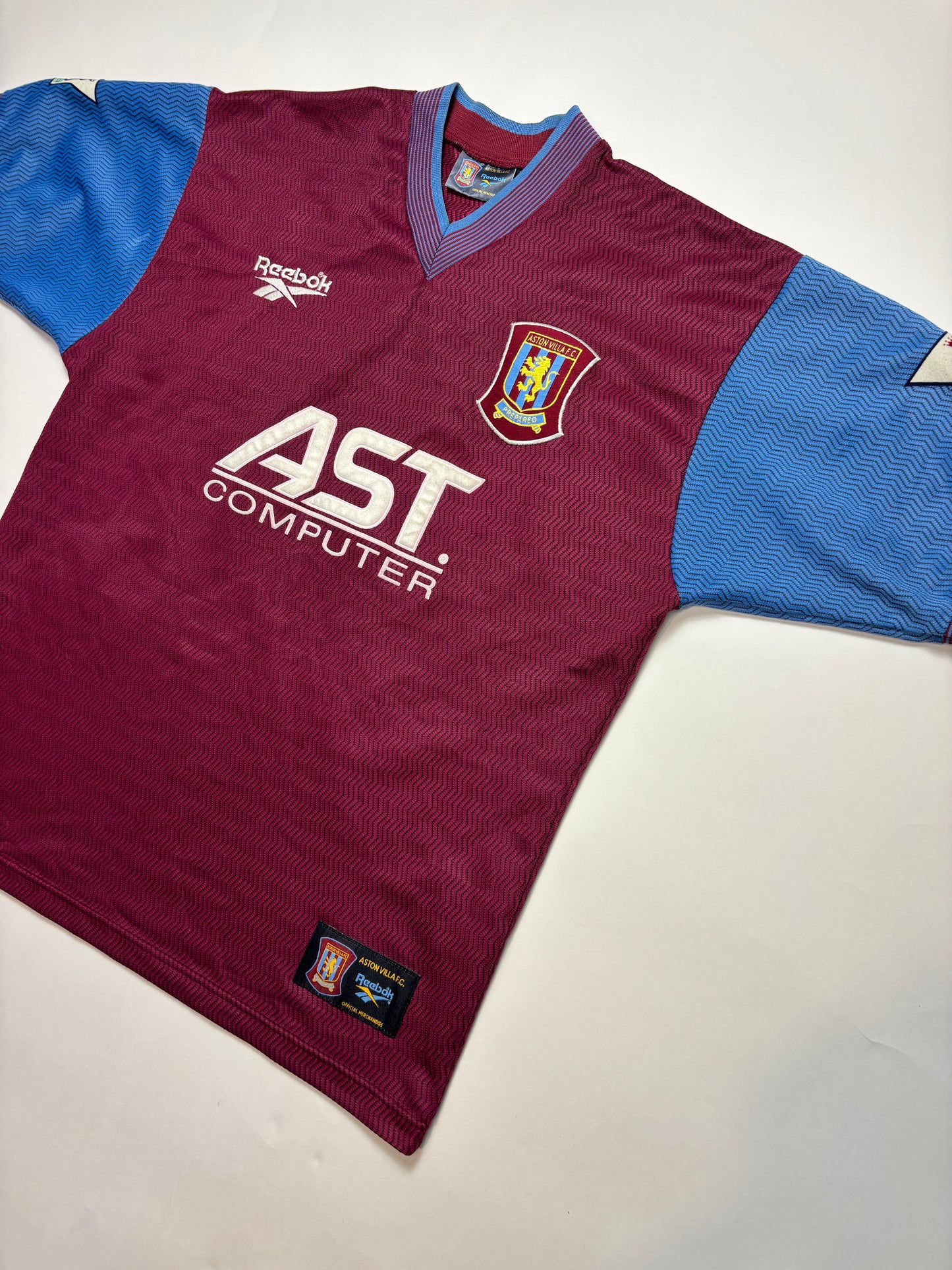 Aston Villa Home Shirt 1997/98 (M) Yorke 10