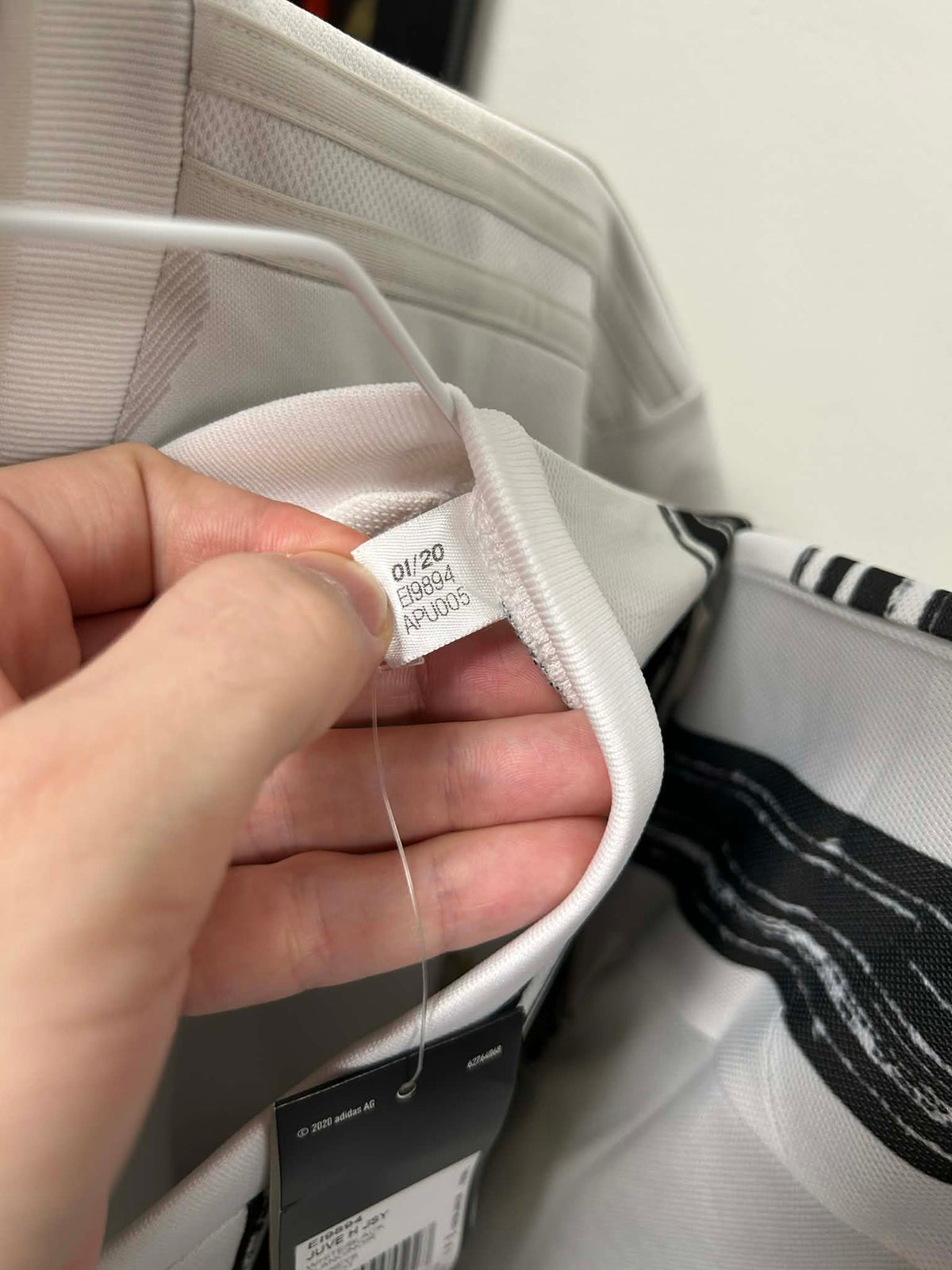 Juventus 2020-2021 Home Shirt (BNWT) L
