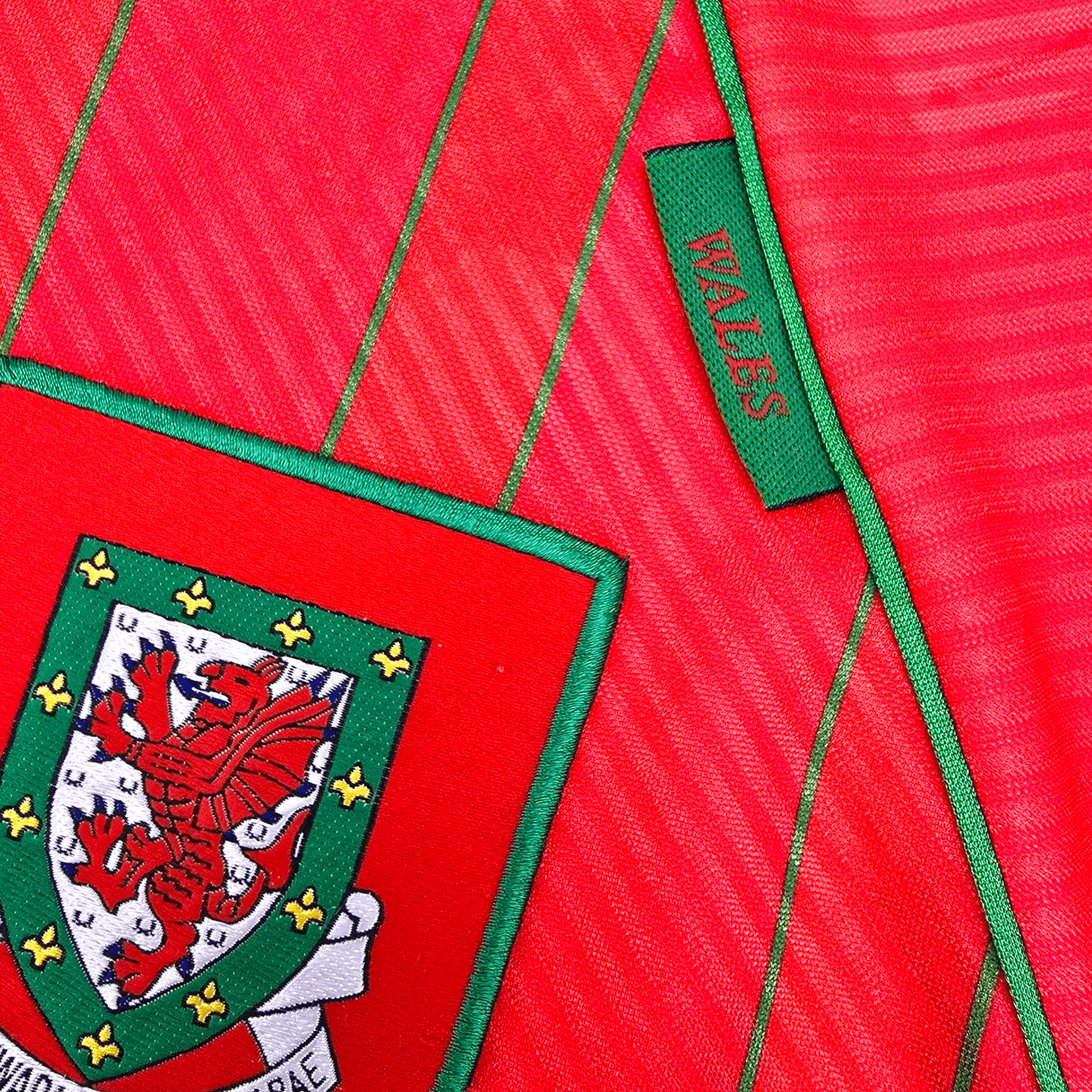 1994/96 Wales Home Football Shirt (M) Umbro
