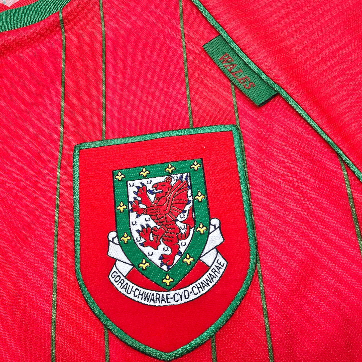 1994/96 Wales Home Football Shirt (M) Umbro