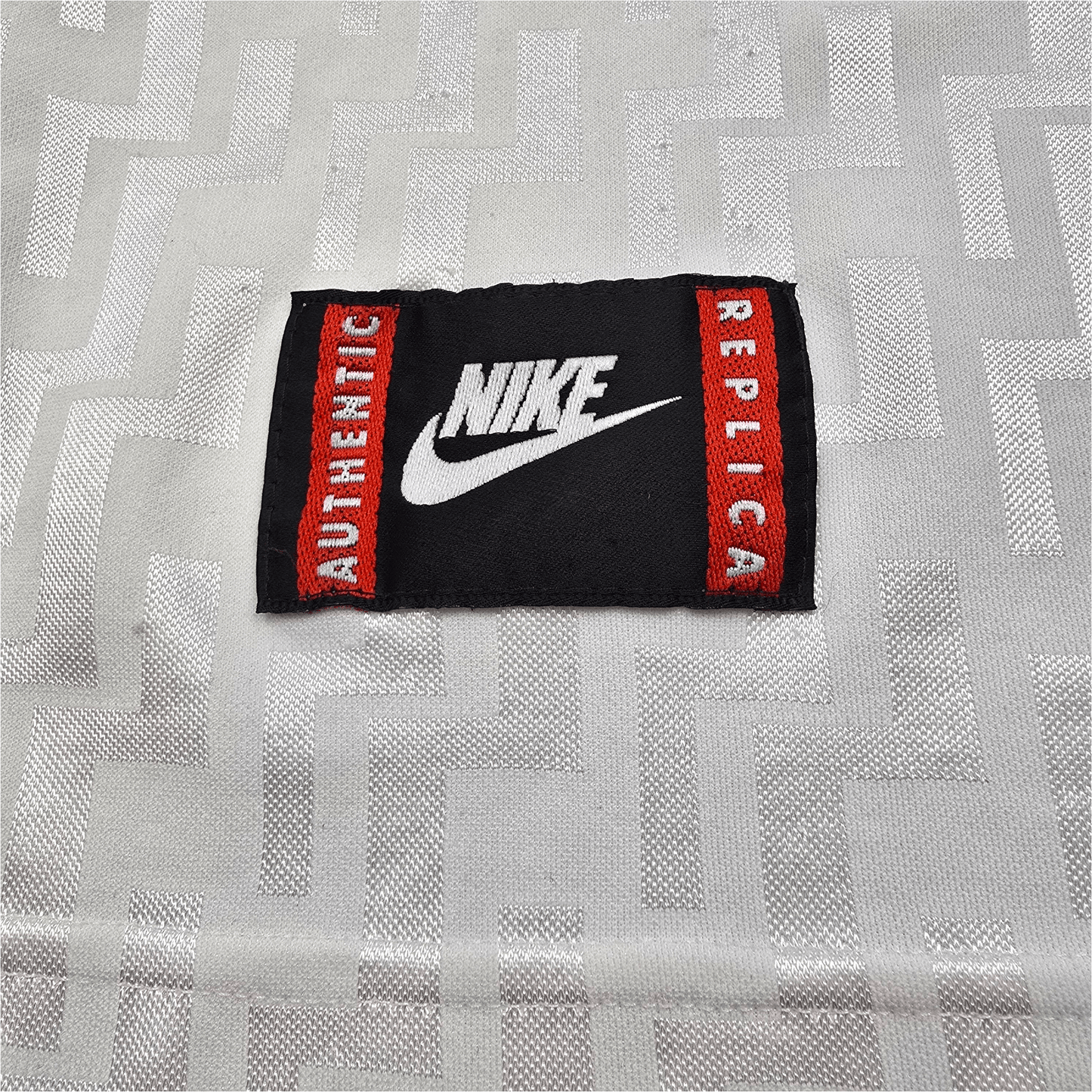 1995/96 Italy Away Football Shirt (L) Nike