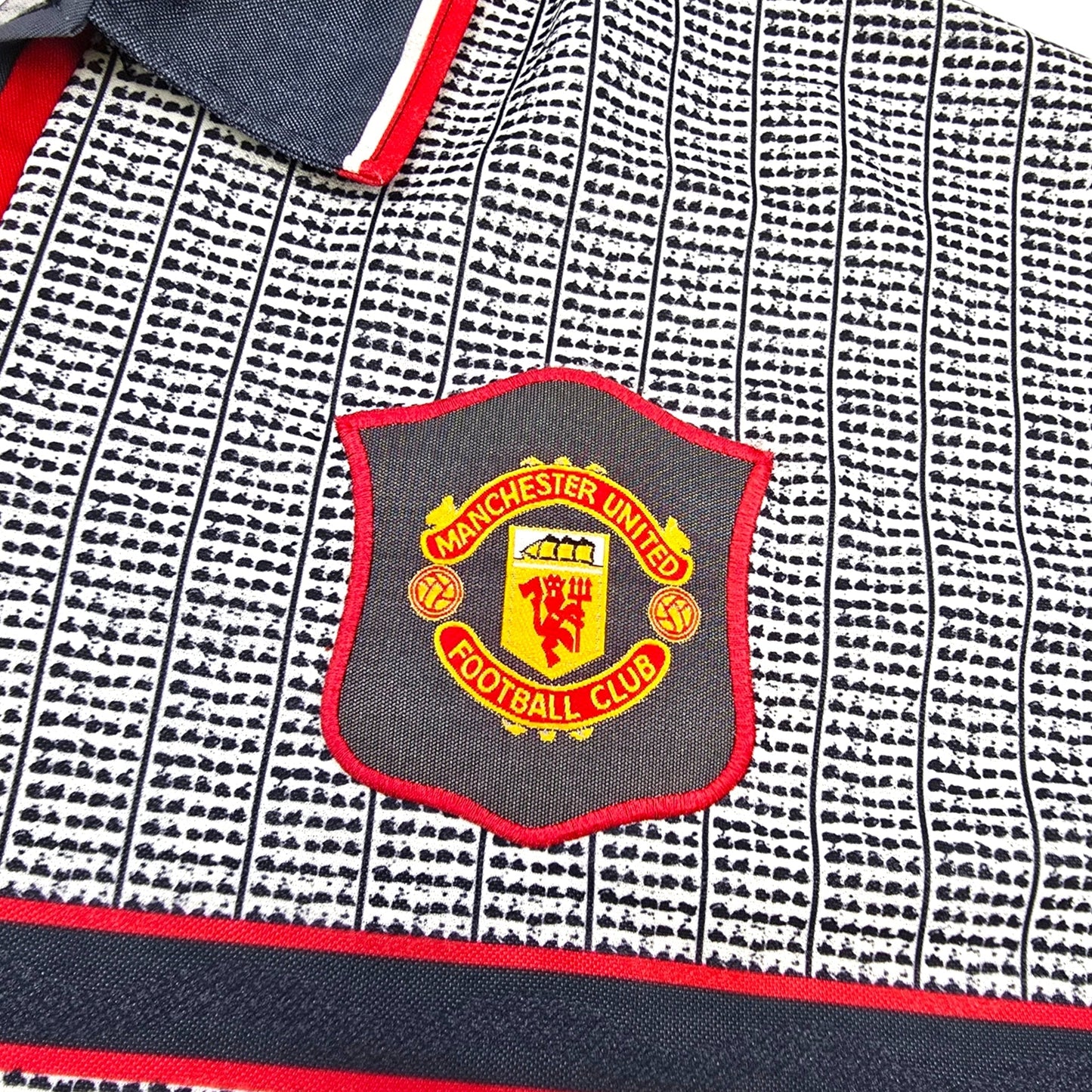 1995/96 Manchester United Away Football Shirt (XL) Umbro #7 Cantona