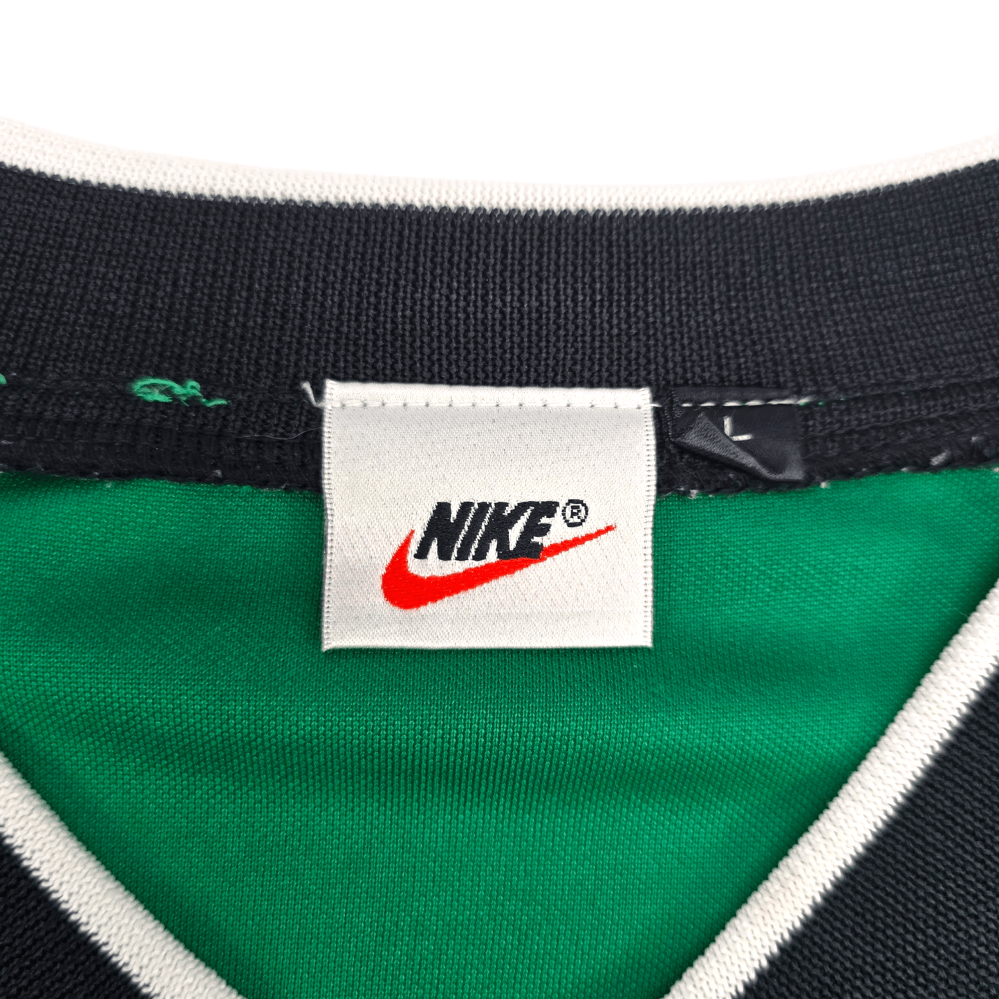 1998 Tokyo Verdy Home Football Shirt (L) Nike #11