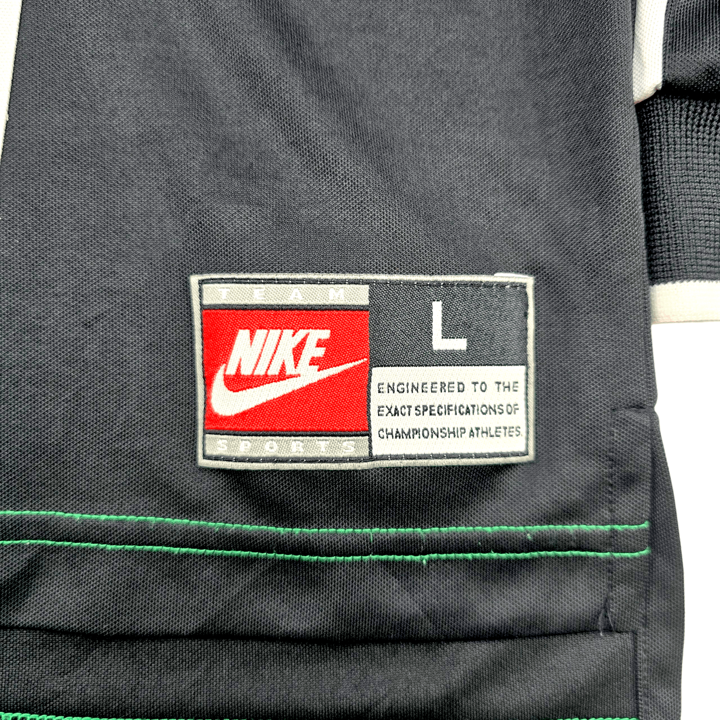 1998 Tokyo Verdy Home Football Shirt (L) Nike #11