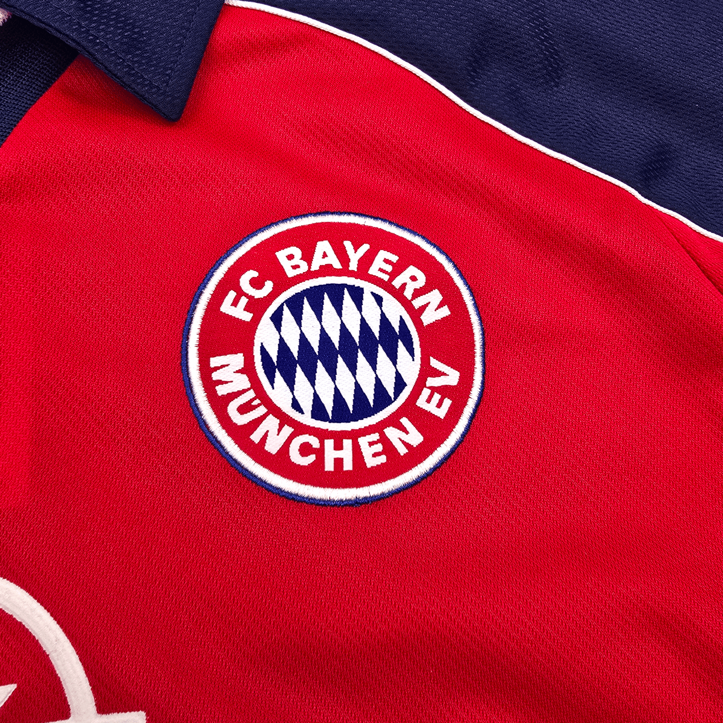 1999/01 Bayern Munich Home Football Shirt (L) Adidas #11 Effenberg