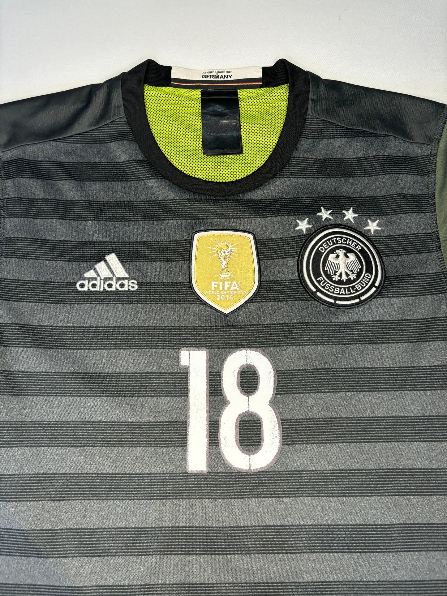 Germany Away Shirt 2015/17 (M) Kroos 18