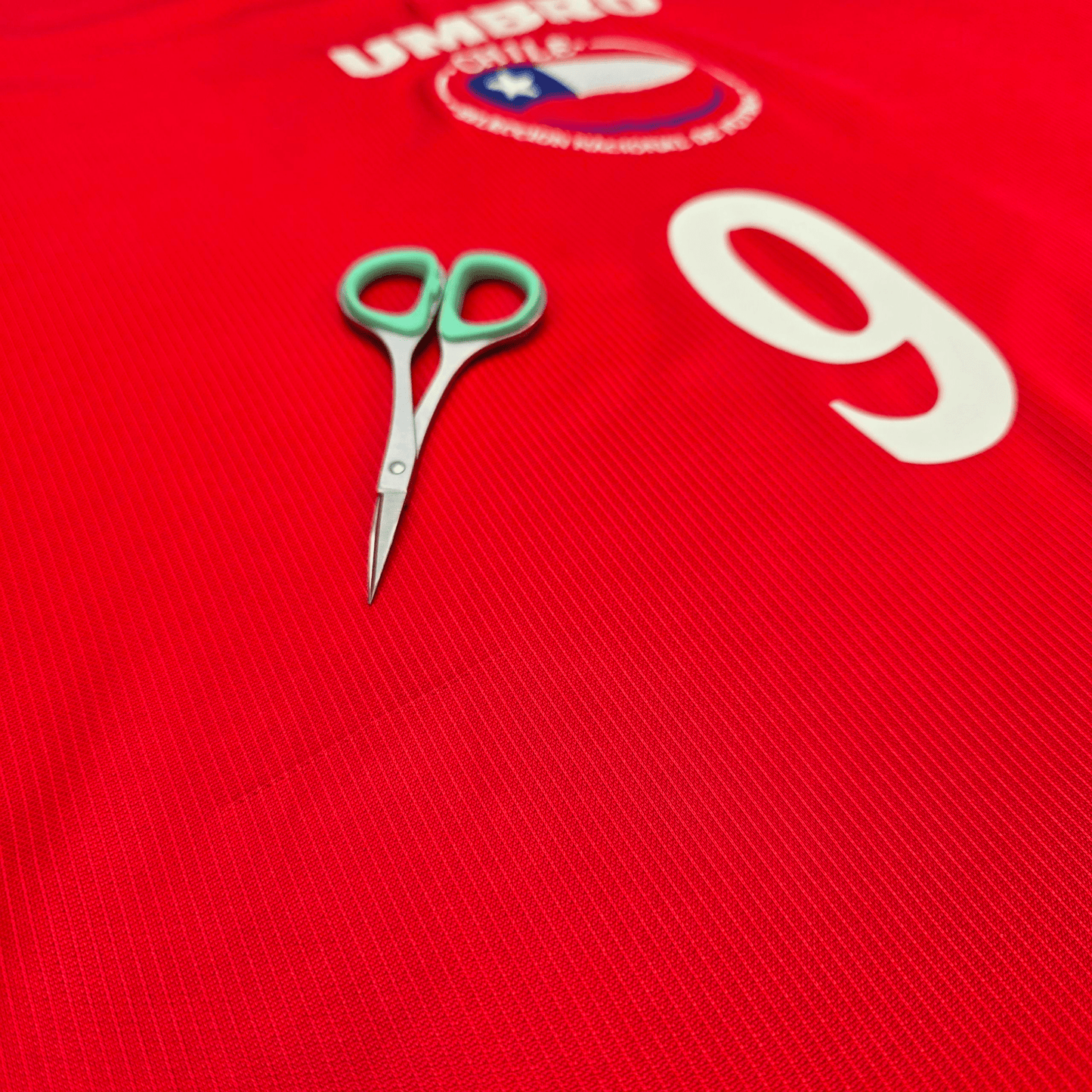 2000/01 Chile Home Football Shirt (XL) Umbro #9 Zamorano