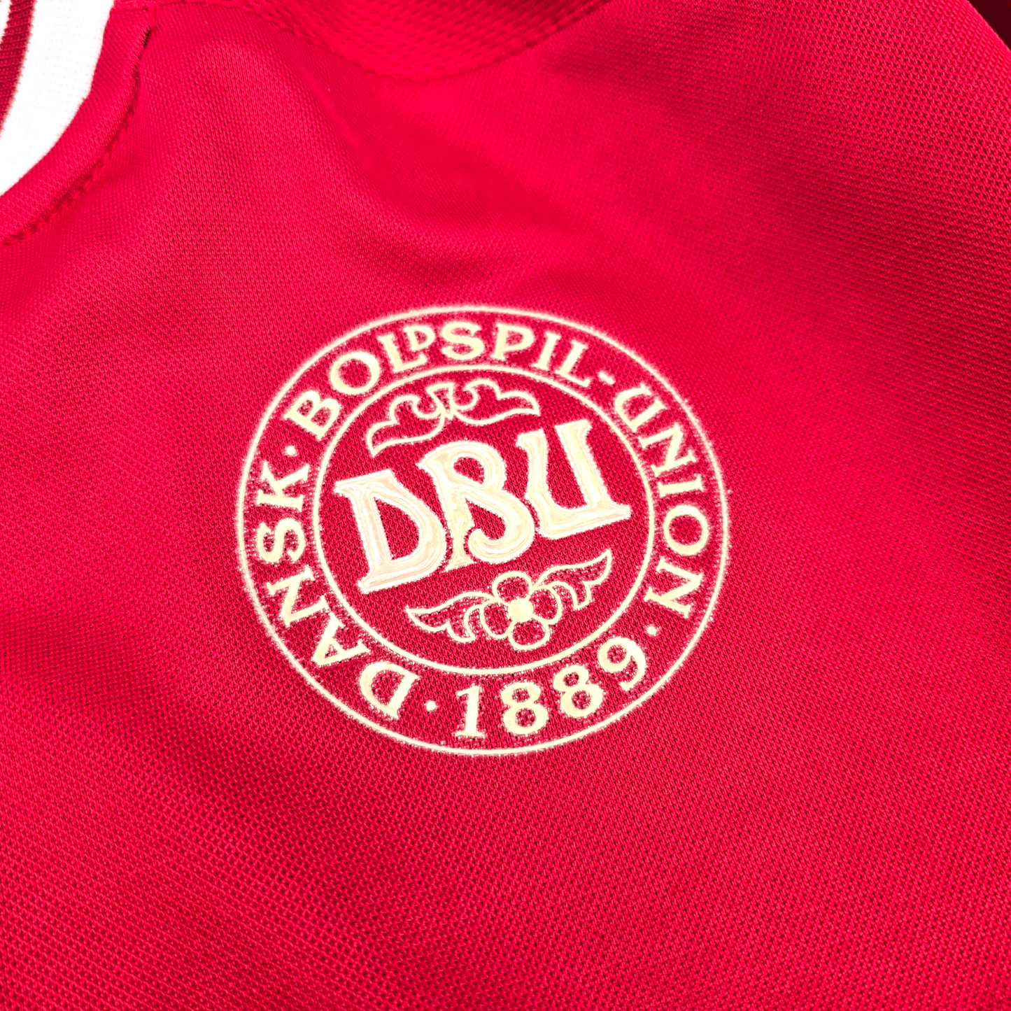 2000/02 Denmark Home Football Shirt (XL) Hummel