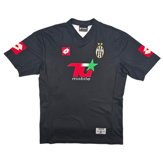 2001/02 Juventus Away Football Shirt (L) Lotto (European)