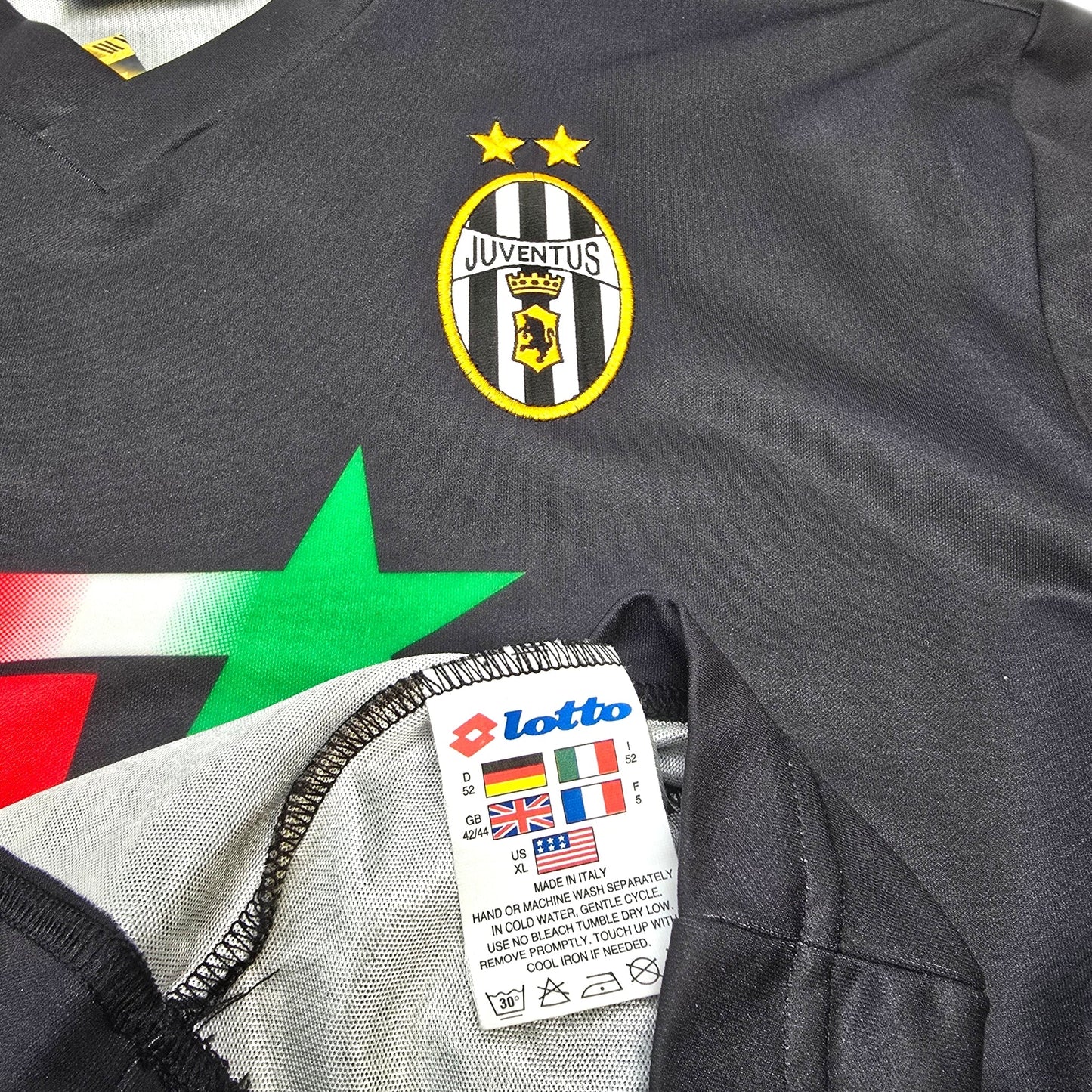 2001/02 Juventus Away Football Shirt (XL) Lotto