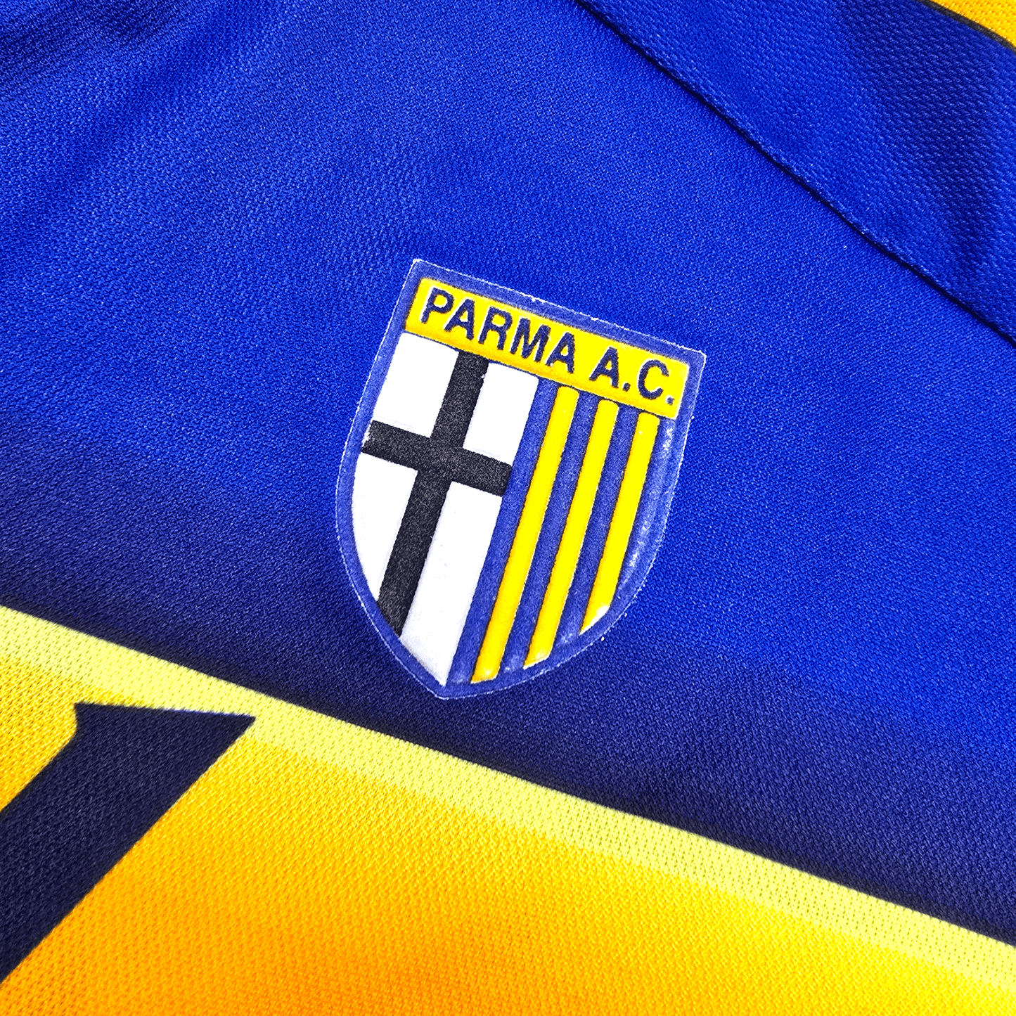 2001/02 Parma Home Football Shirt (S) Champion #10 Nakata