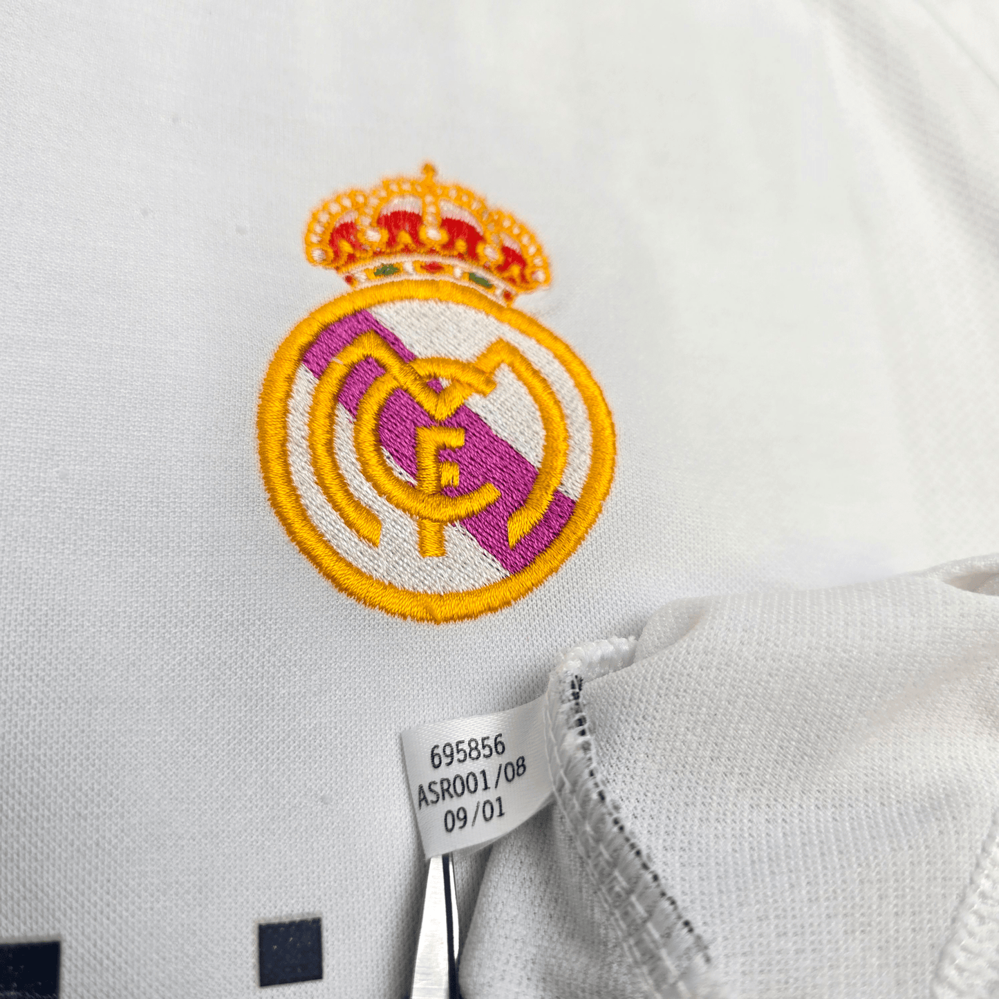 2001/02 Real Madrid Home Football Shirt (L) Adidas #8 McManaman