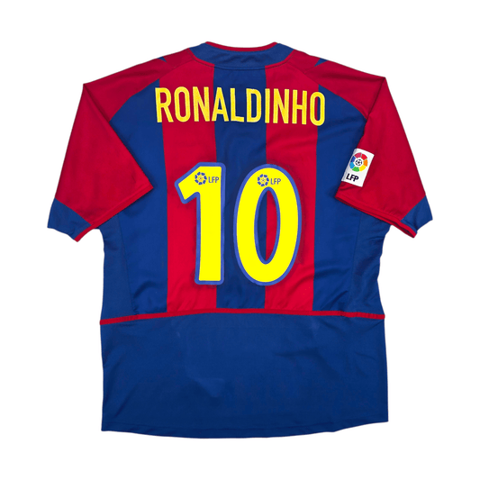 Futbol shirt with 'Ronaldinho' and number '10' on a white background
