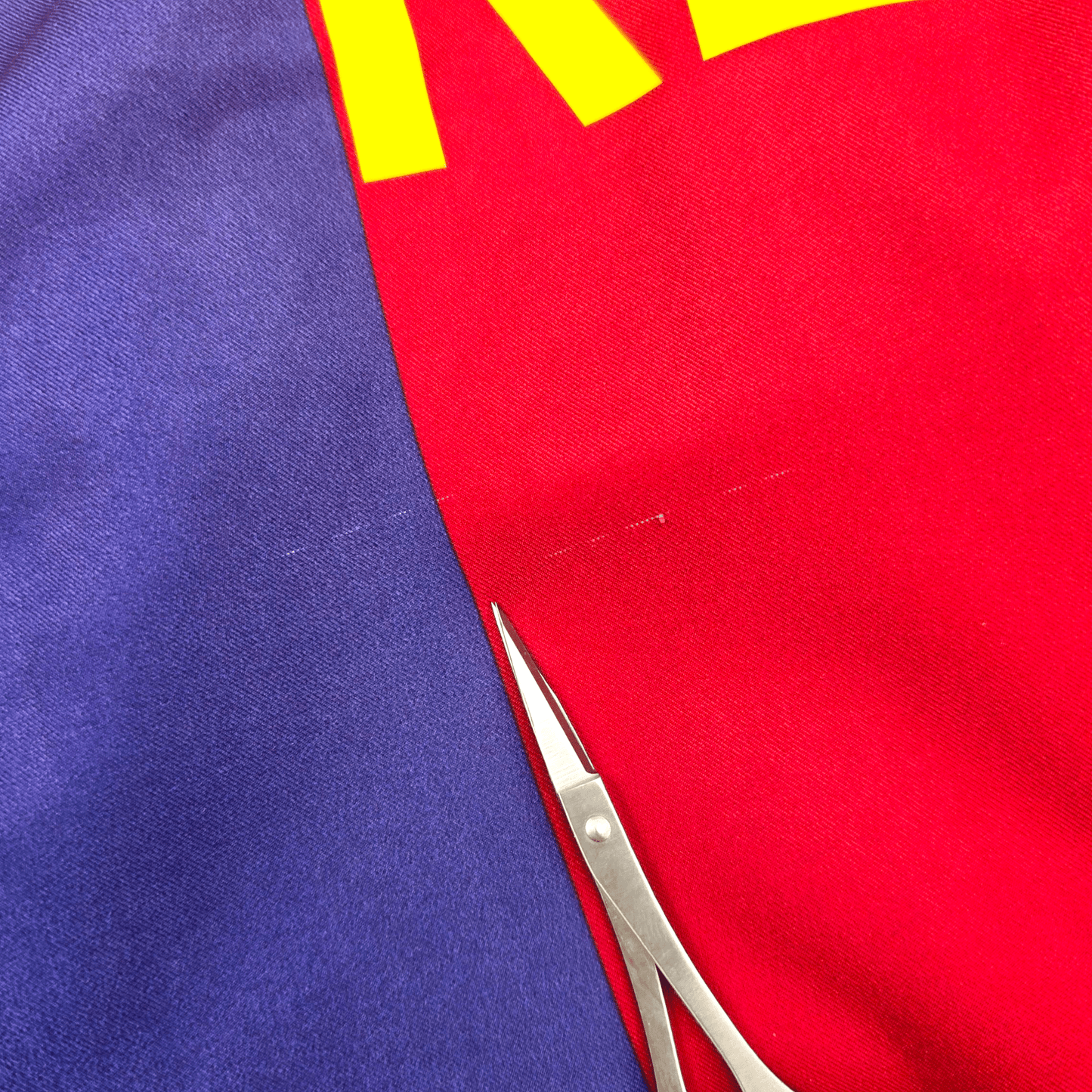 2002/03 Barcelona Home Football Shirt (L) Nike #9 Kluivert