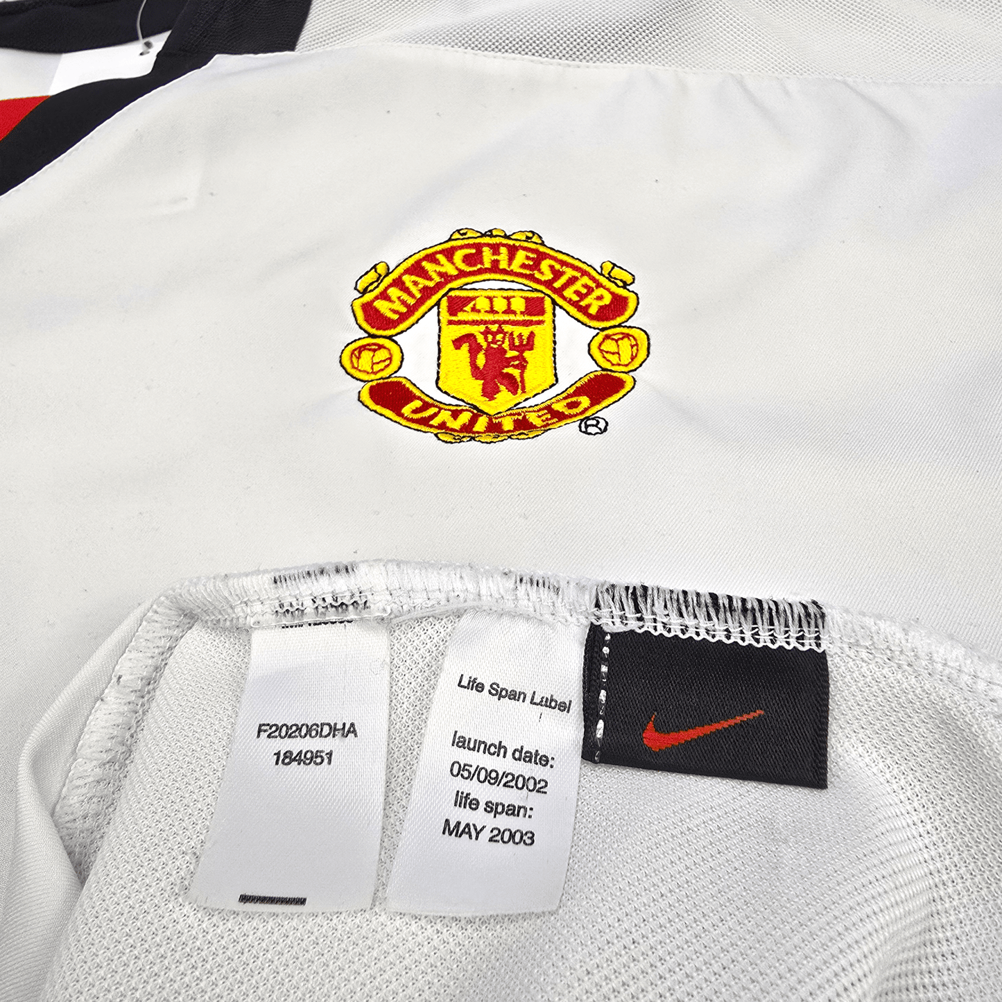 2002/03 Manchester United Away Football Shirt (2XL) Nike #4 Veron