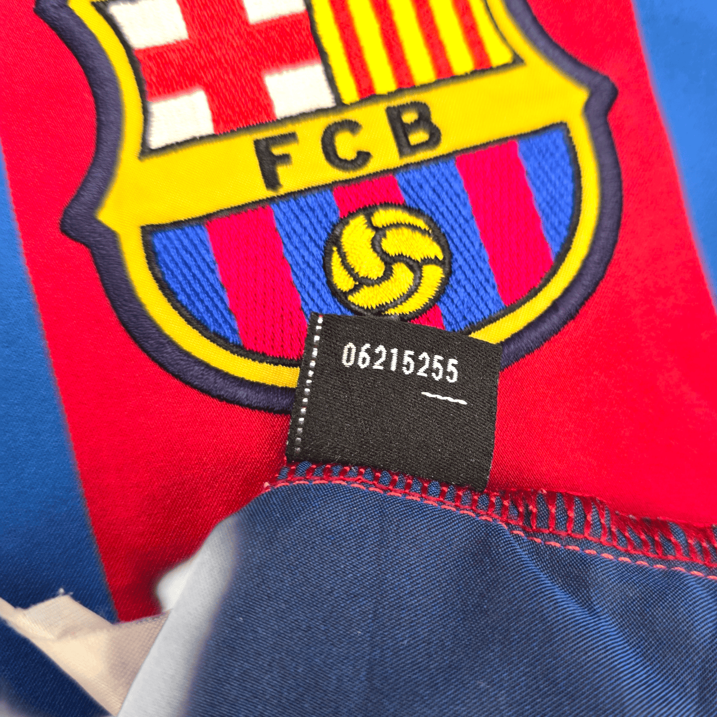 2004/05 Barcelona Home Football Shirt (L) Nike #30 Messi