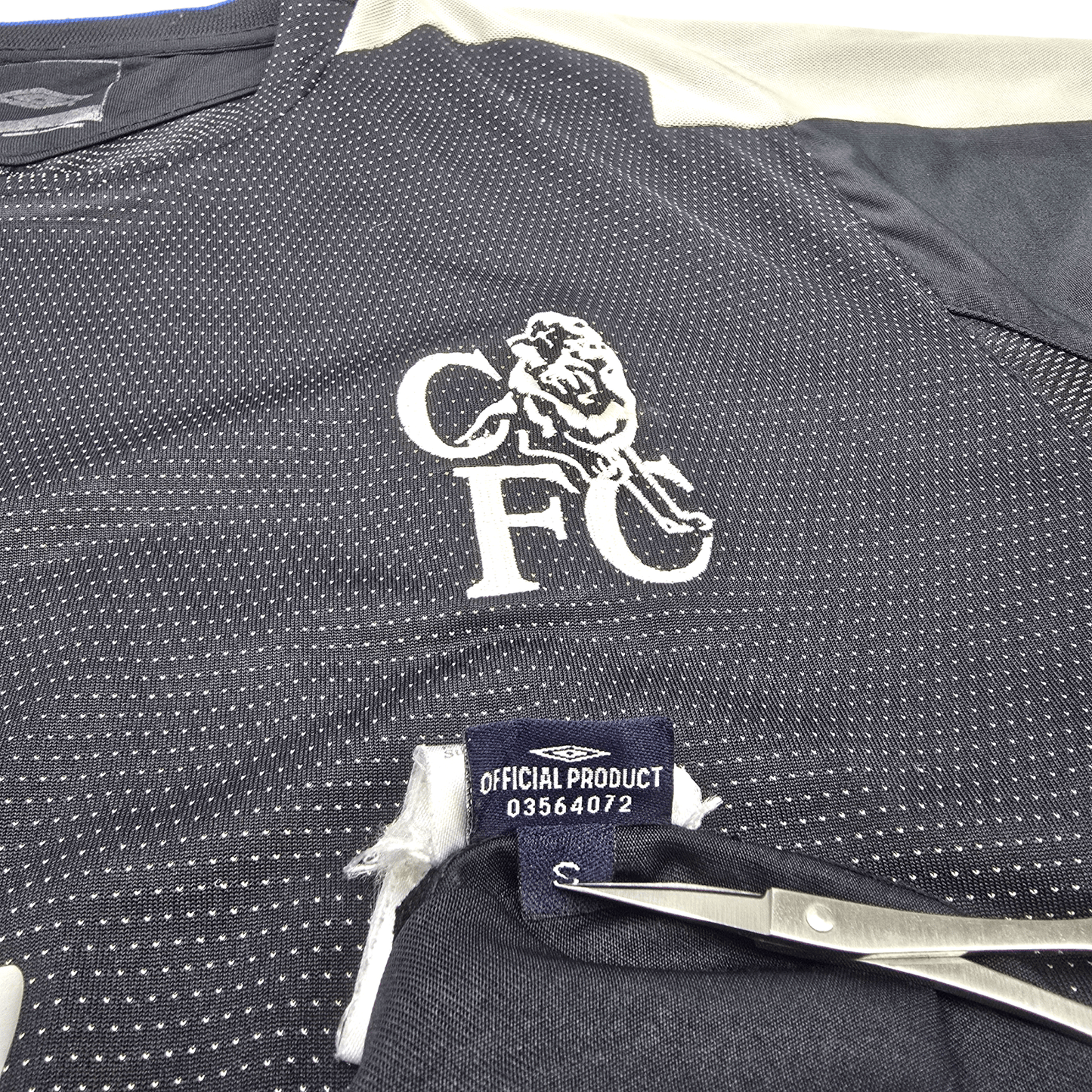 2004/05 Chelsea Away Football Shirt (S) Umbro #15 Drogba