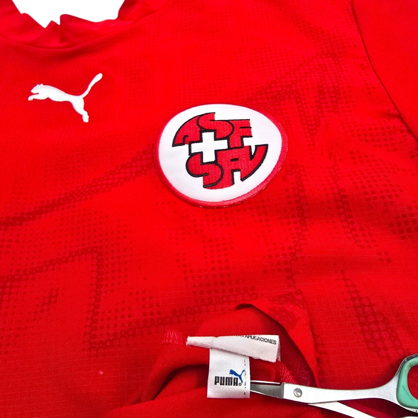 2006/08 Switzerland Home Football Shirt (M) Puma