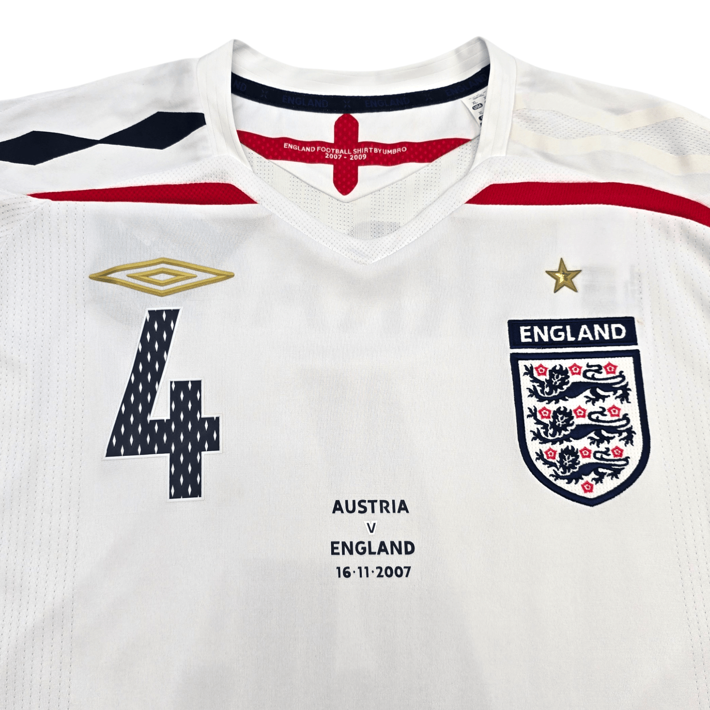 2007/09 England Home Football Shirt (XL) Umbro #4 Gerrard (BNWTs)
