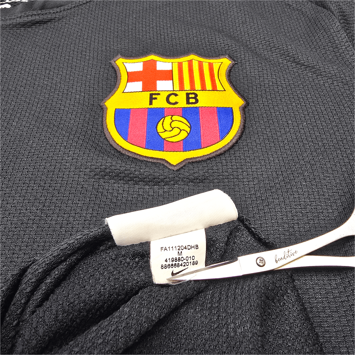 2011/12 Barcelona Away Football Shirt (M) Nike #8 Iniesta