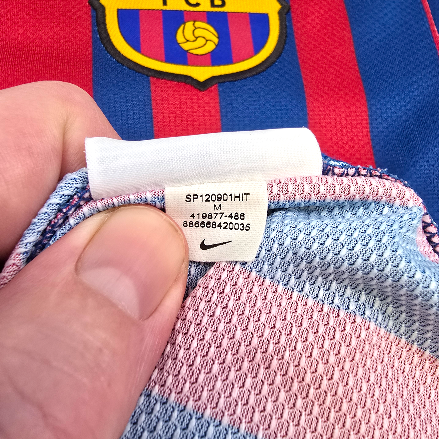 2011/12 Barcelona Home Football Shirt (M) Nike #8 A.Iniesta