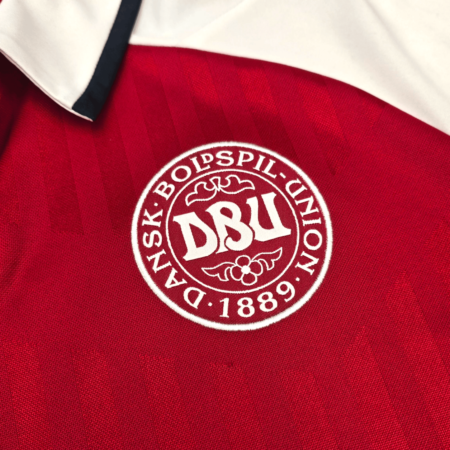 2012/13 Denmark Home Football Shirt (XL) Adidas #8 Eriksen