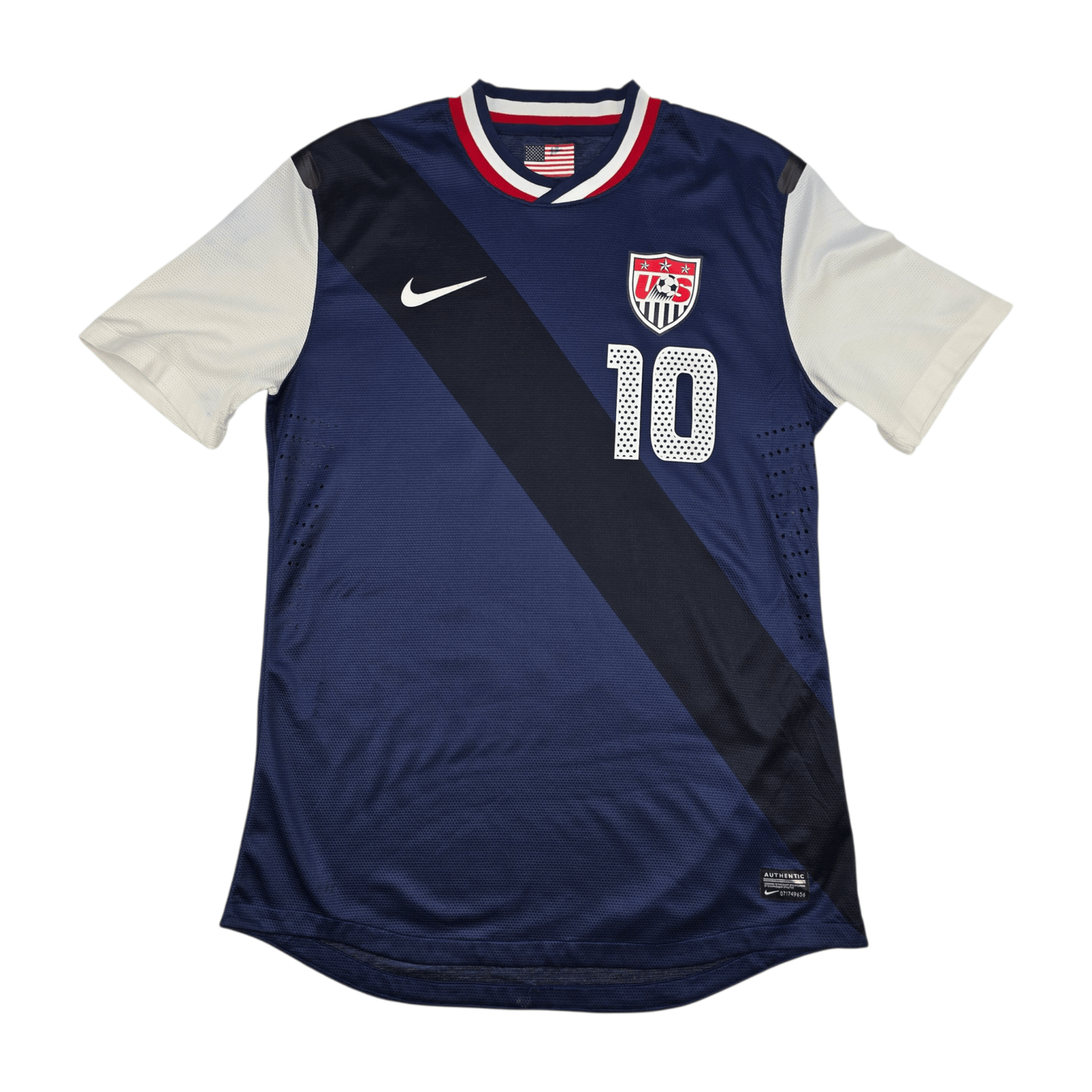 2012/13 USA Away Football Shirt (M) Nike #10 Donovan (Player Version)