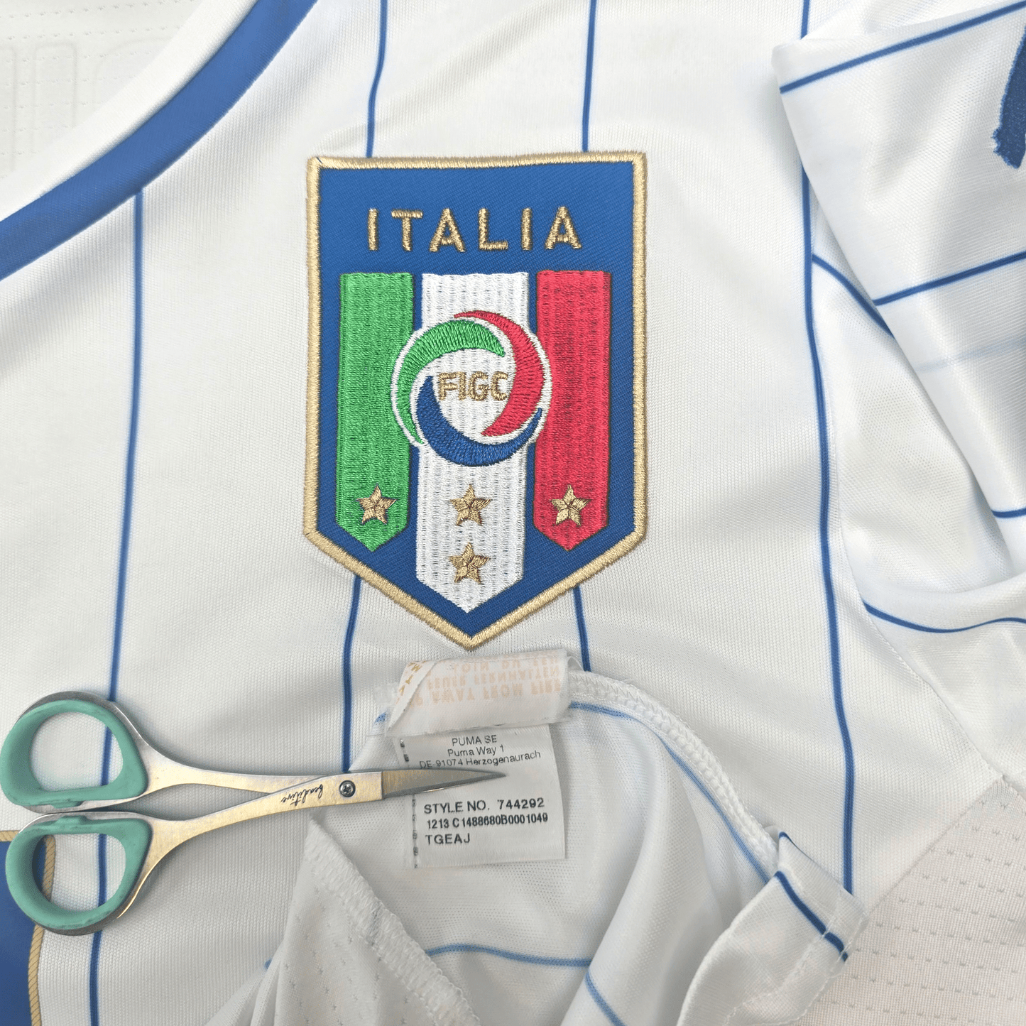 2014/15 Italy Away Football Shirt (M) Puma #21 Pirlo