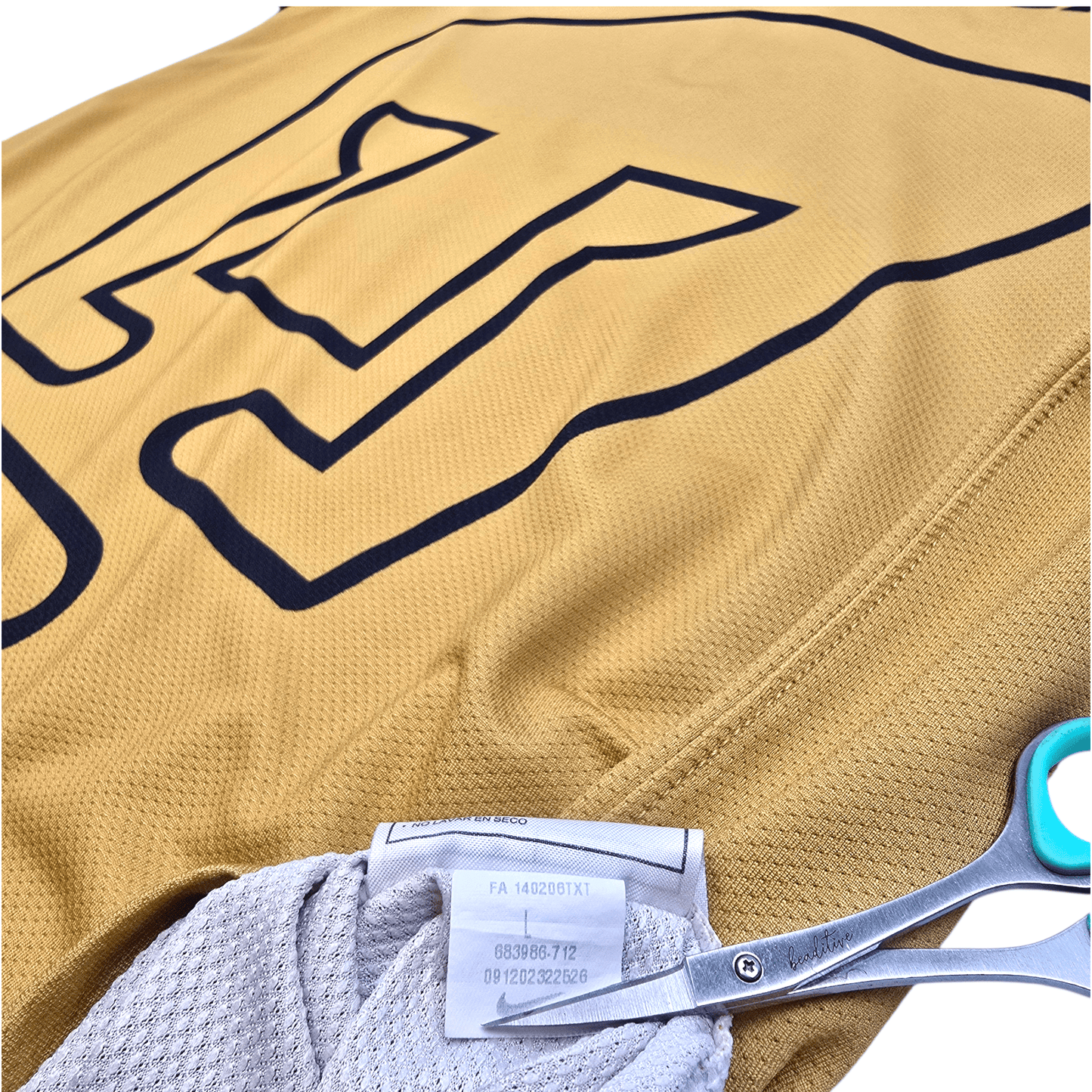 2014/15 UNAM Pumas Home Football Shirt (L) Nike