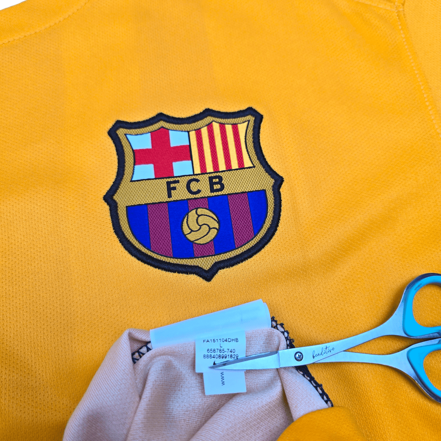 2015/16 Barcelona Away Football Shirt (L) Nike #14 Mascherano