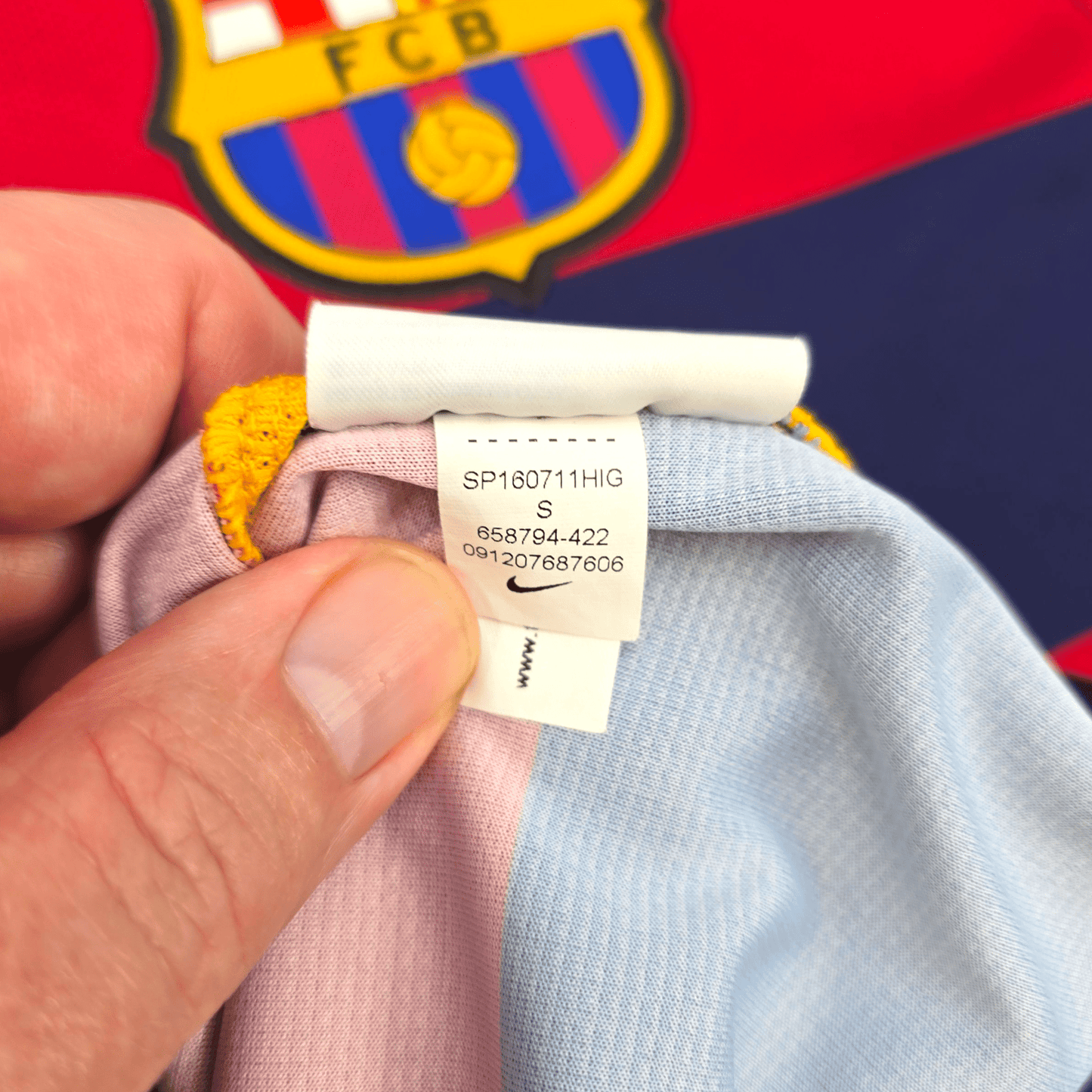 2015/16 Barcelona Home Football Shirt (S) Nike #11 Neymar Jr