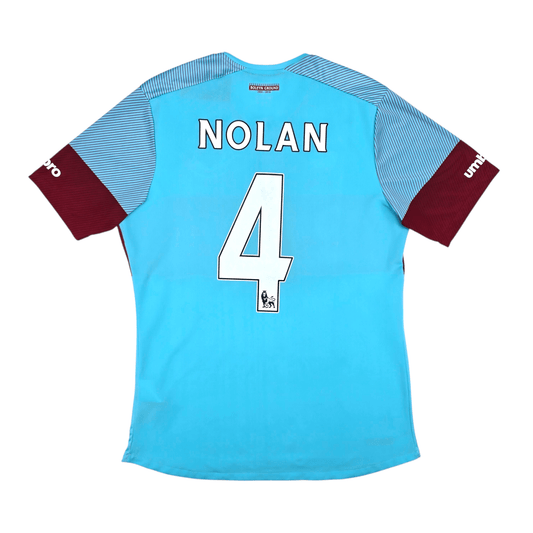 West Ham United Home Maillot de foot 2009 - 2010. Sponsored by SBOBET West Ham United Home Maillot de foot 2009 - 2010. Sponsored by SBOBET