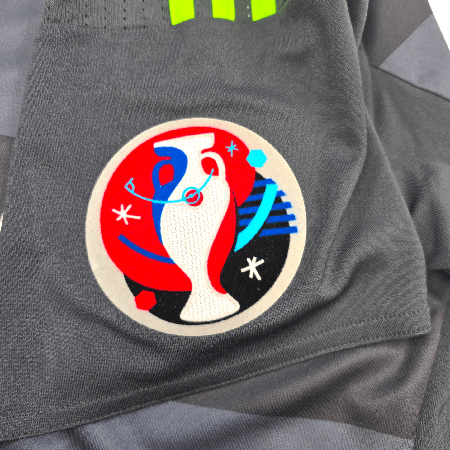 2016/17 Wales Away Football Shirt (L) Adidas #11 Bale