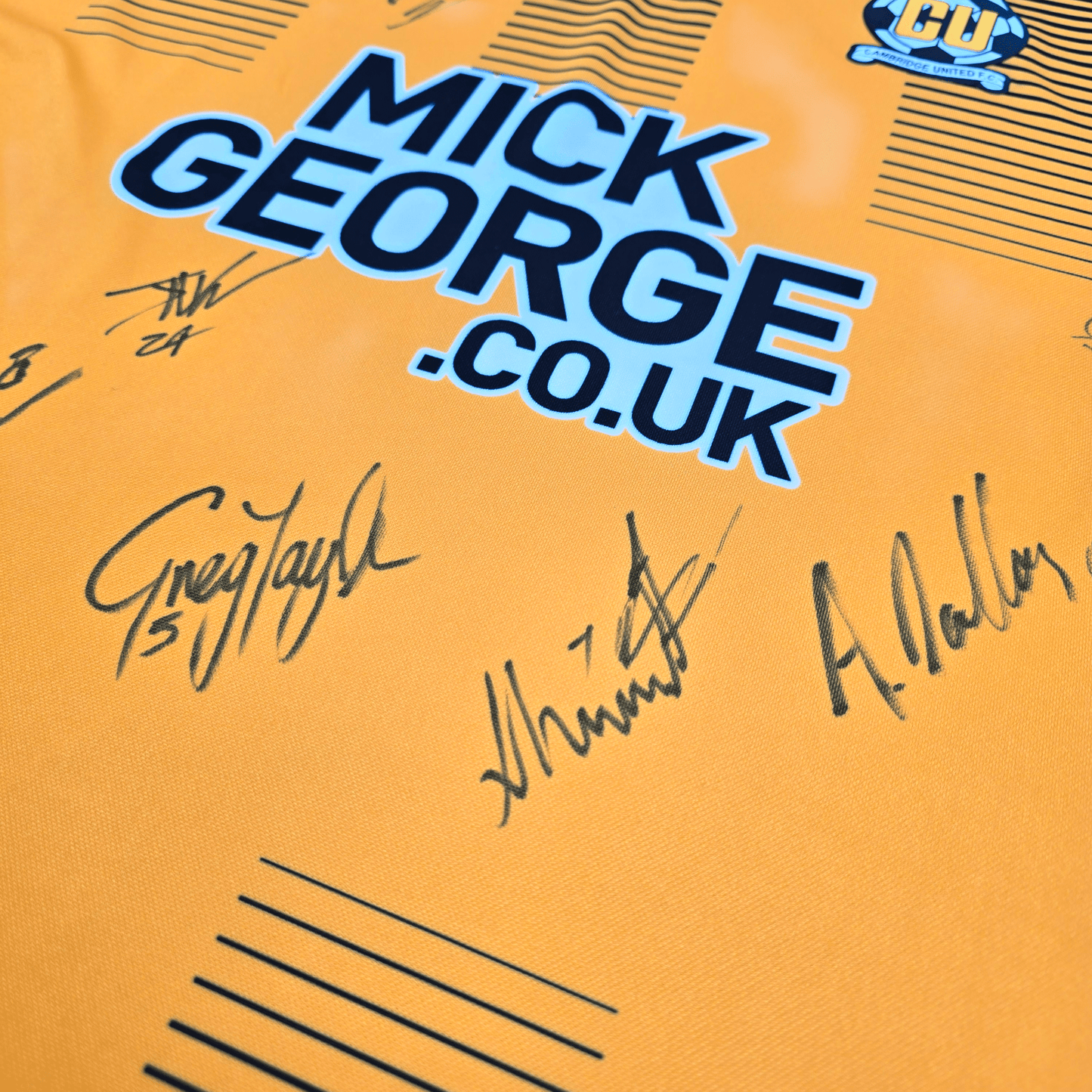 2018/19 Cambridge United Home Football Shirt (2XL) Puma (BNWTs) Squad Signed