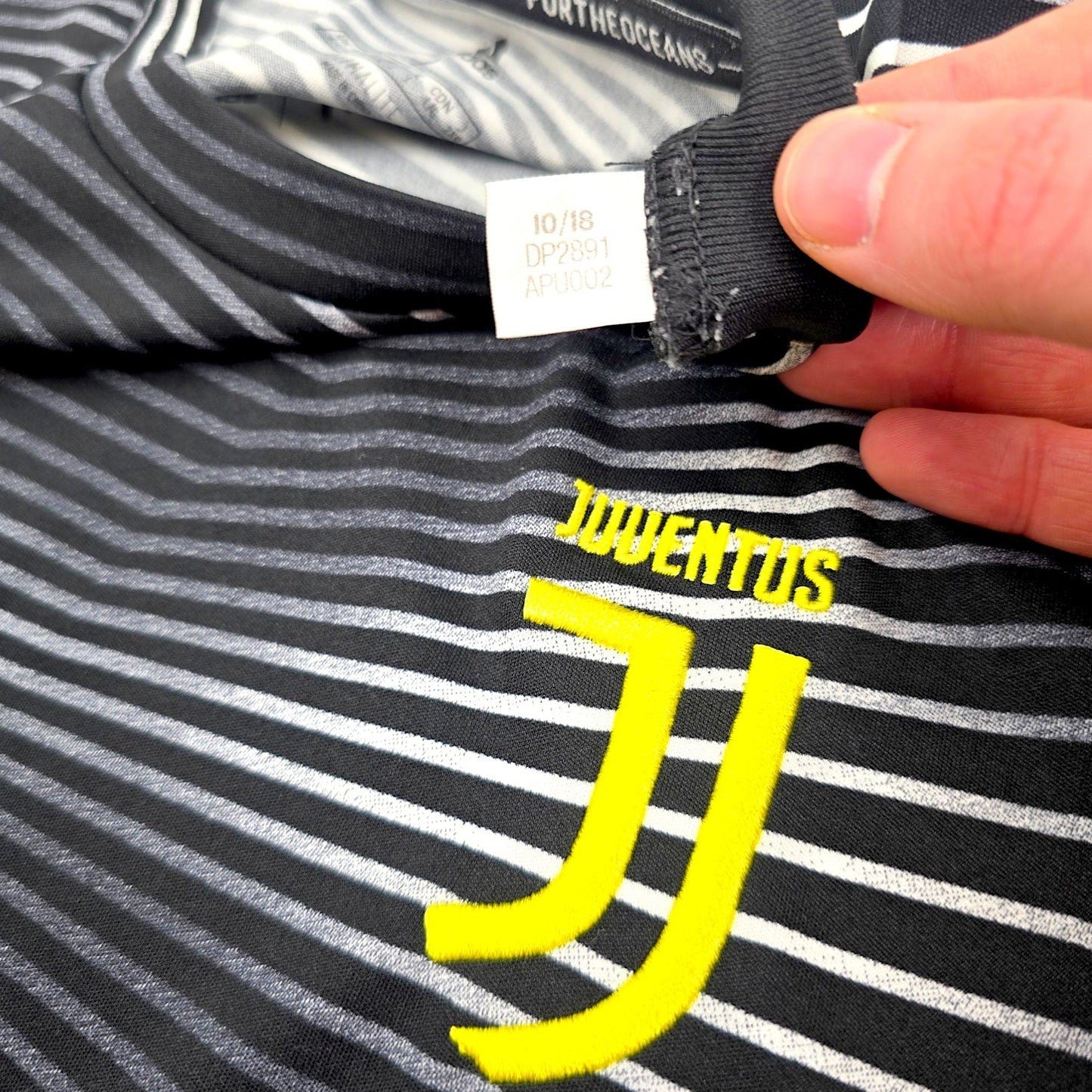 2018/19 Juventus Training Shirt Football Shirt (L) Adidas