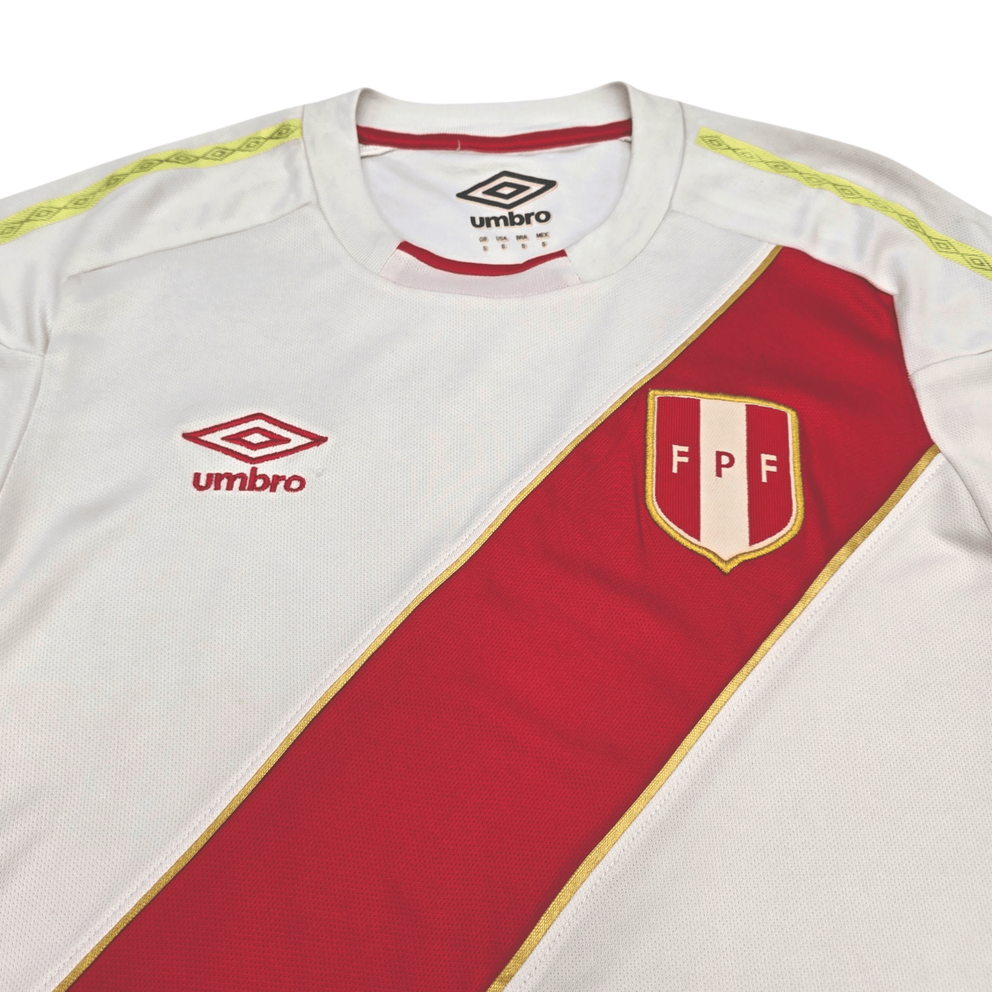 2018/19 Peru Home Football Shirt (S) Umbro