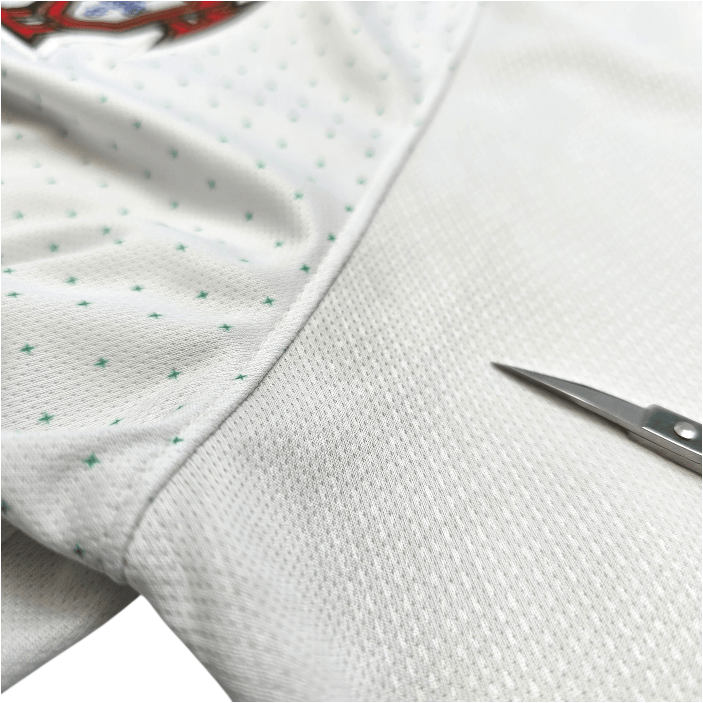 2018/19 Portugal Away Football Shirt (L) Nike #7 Ronaldo