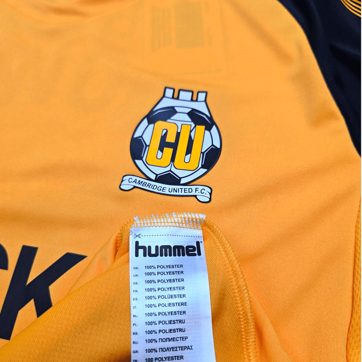 2019/20 Cambridge United Home Football Shirt (M) Hummel #23 Knowles (Matchworn /Signed)